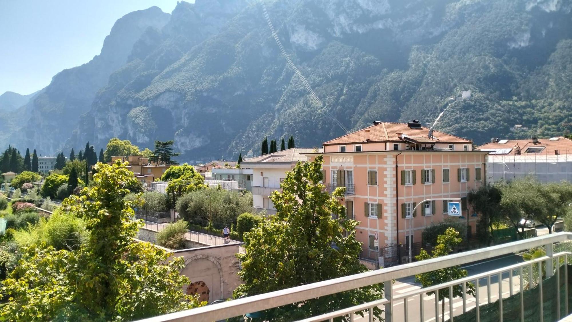 Casa Andy & Anne - Attico Apartment Riva del Garda Luaran gambar